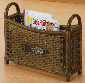 籐（ラタン）の編み込みが美しいモダンなデザインのマガジンラック