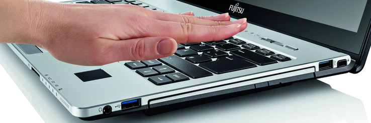 Fujitsu Lifebook S935 Subnotebook Review - NotebookCheck.net Reviews