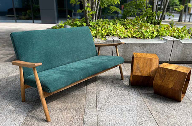 人気ソファに新色登場!】お部屋のマンネリ化を打破するピーコック