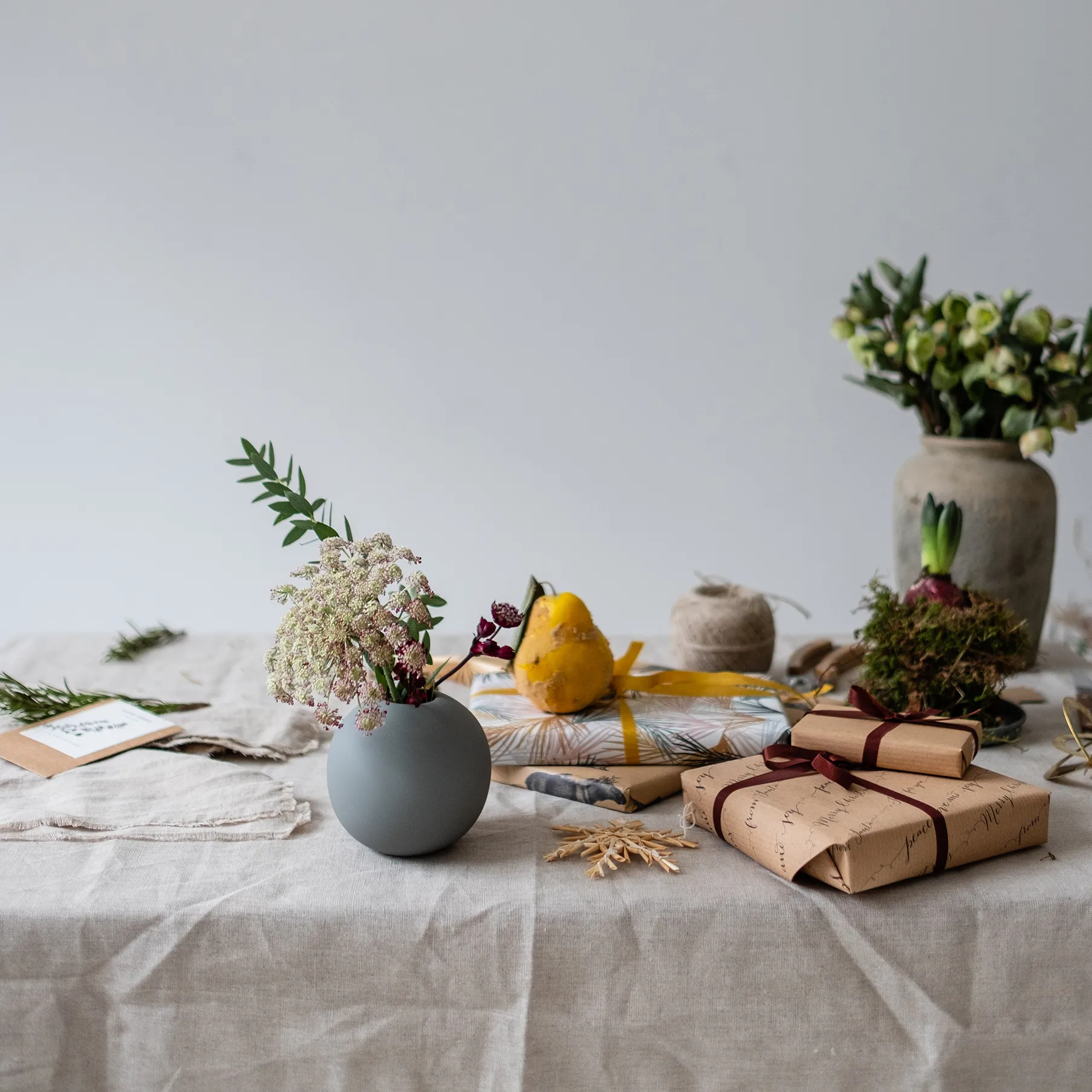 Cooee Design | クーイーデザイン からのボールベース グレー