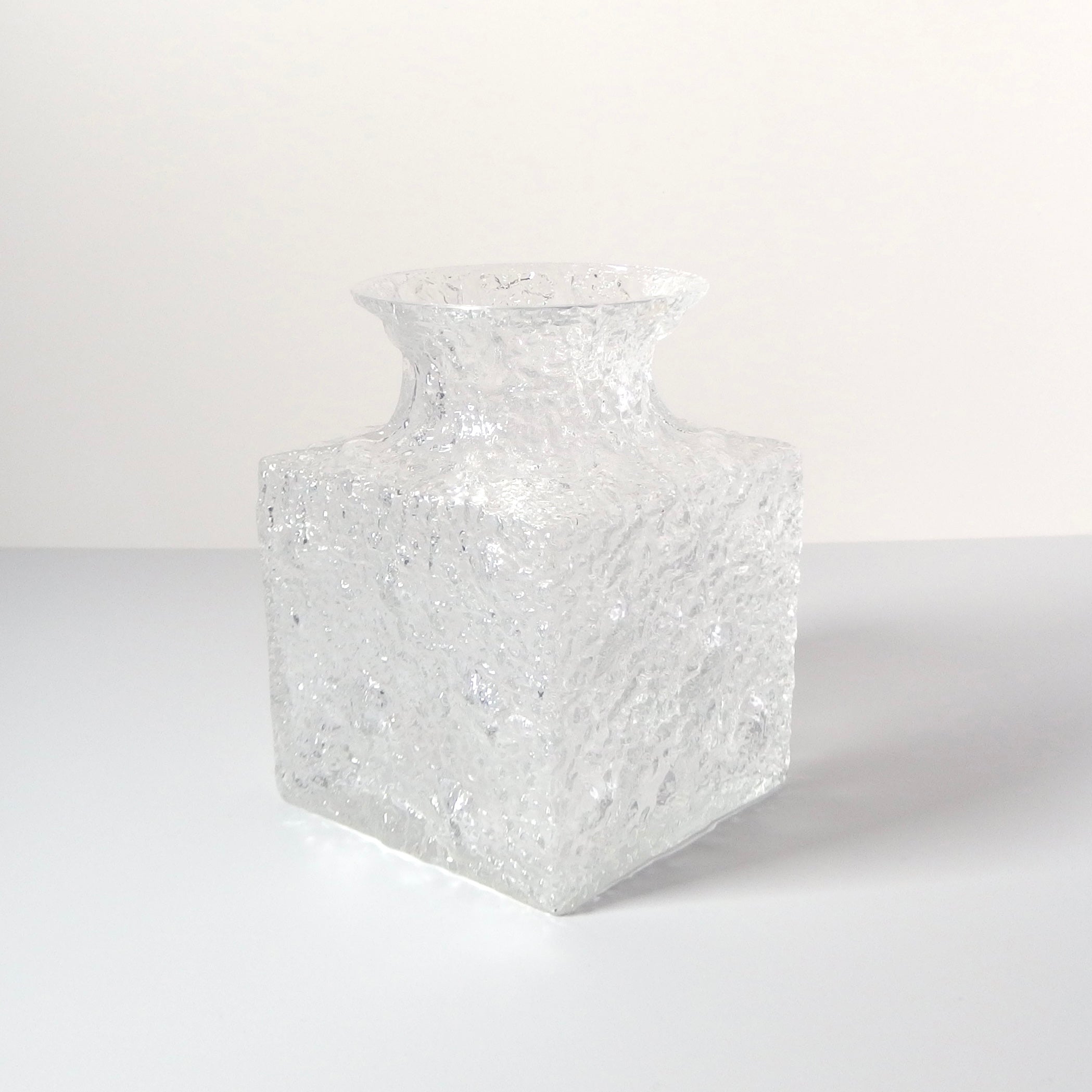 P2180699.jpg?v=1739947408&