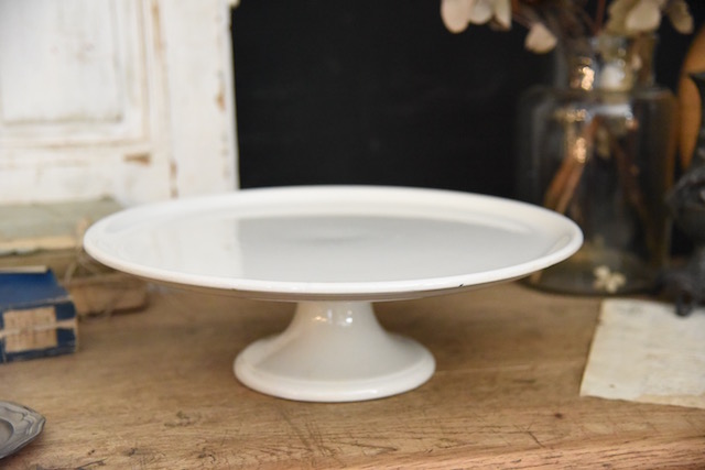 サルグミンヌのケーキスタンド