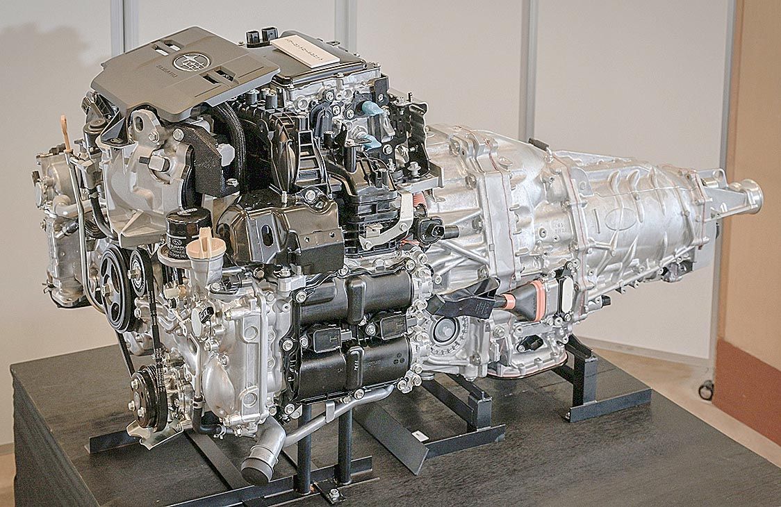 スバル、内燃機関車にも電動化投資を振り向け EV含め混流生産し事業