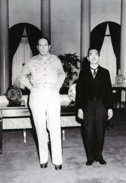 写真】昭和天皇、占領軍の言いなりにならぬ姿勢示した「人間宣言