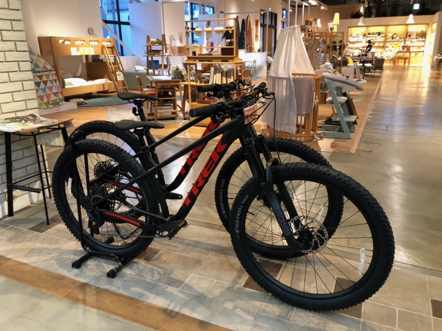 何でもこなせるスーパーMTB、Roscoe8入荷！試乗車もあります。 | 宇品