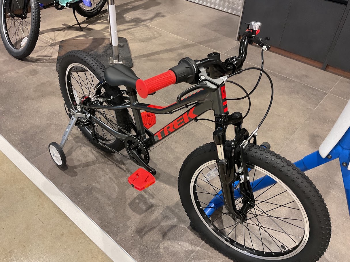 クリスマスプレゼントにピッタリ！TREKキッズバイク【Precaliber