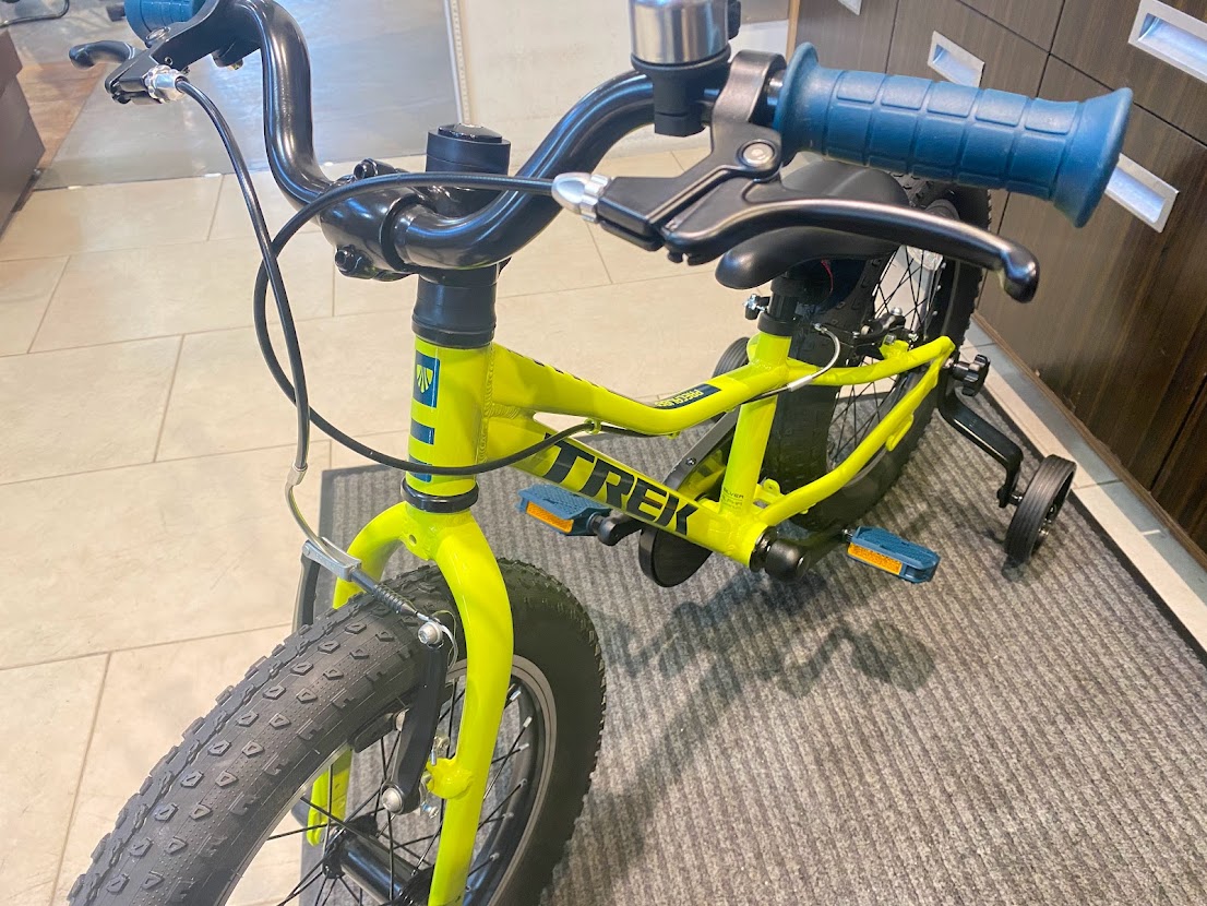 トレックのコロ付きキッズバイク Precaliber16に新たなカラーが