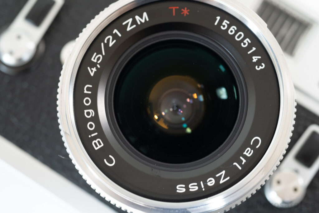 レビュー Carl Zeiss C Biogon 21mm F4.5：ドラマティックな描写がクセ