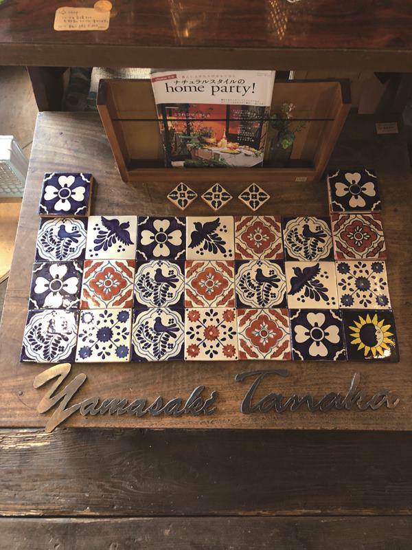 ステキな色合いが特徴のメキシコタイルは DIY利用やコースターなど