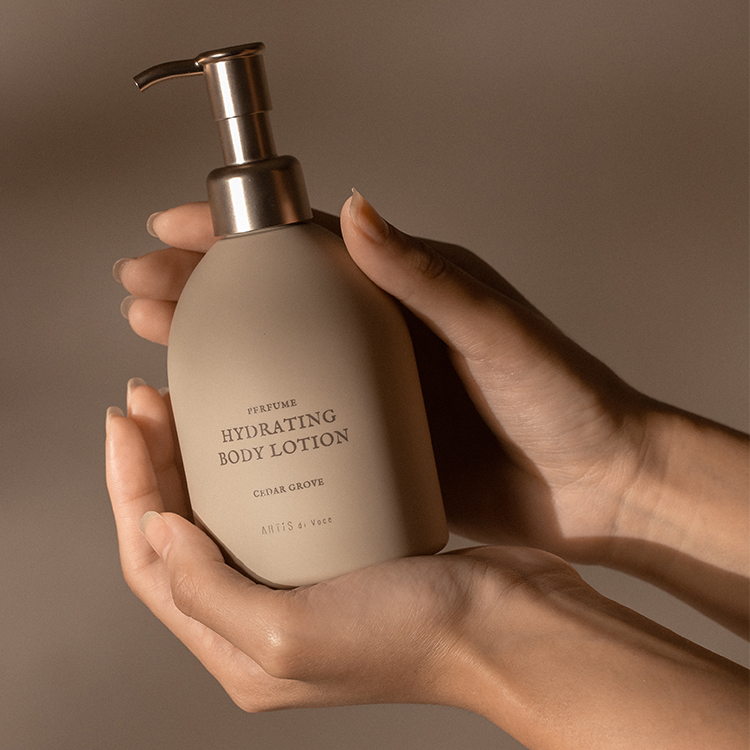 ARTiS di Voce ハイドレーティングボディローション 300g 3305 CEDAR