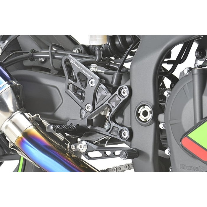 ライディングステップ ZX-25R・ZX-4R｜バックステップ・ステップキット