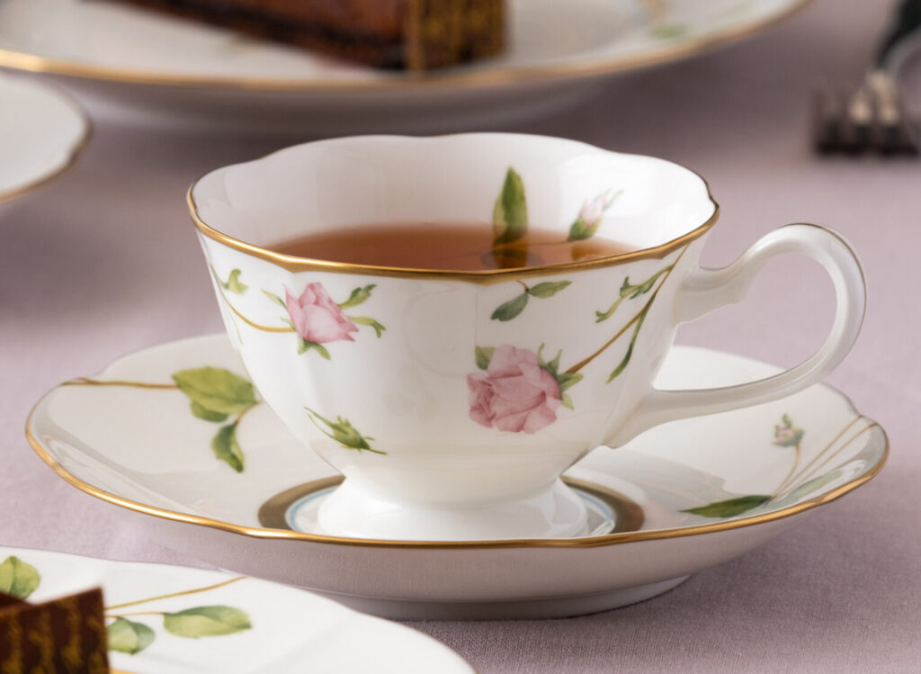 食器事業 - 鳴海製陶株式会社