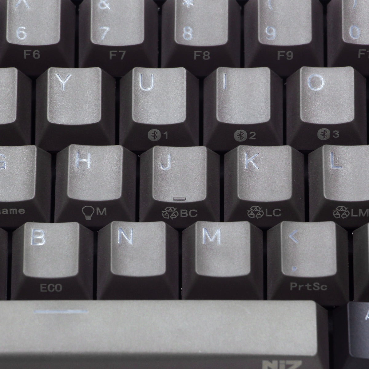 NiZ ATOM68 静電容量無接点ワイヤレスキーボード バックライト付き 黒い