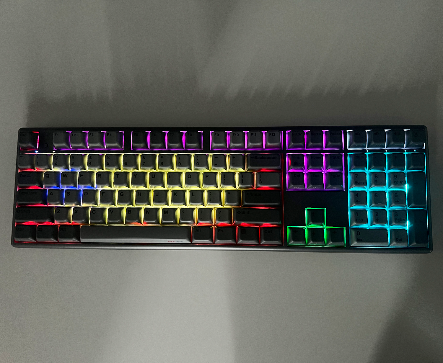 NiZ X108 静電容量無接点キーボード バックライト付き 黒い