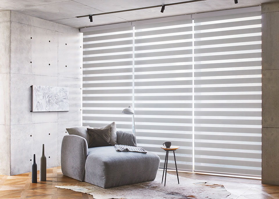 調光ロールスクリーン Rayure（レユール）｜ホームユース商品