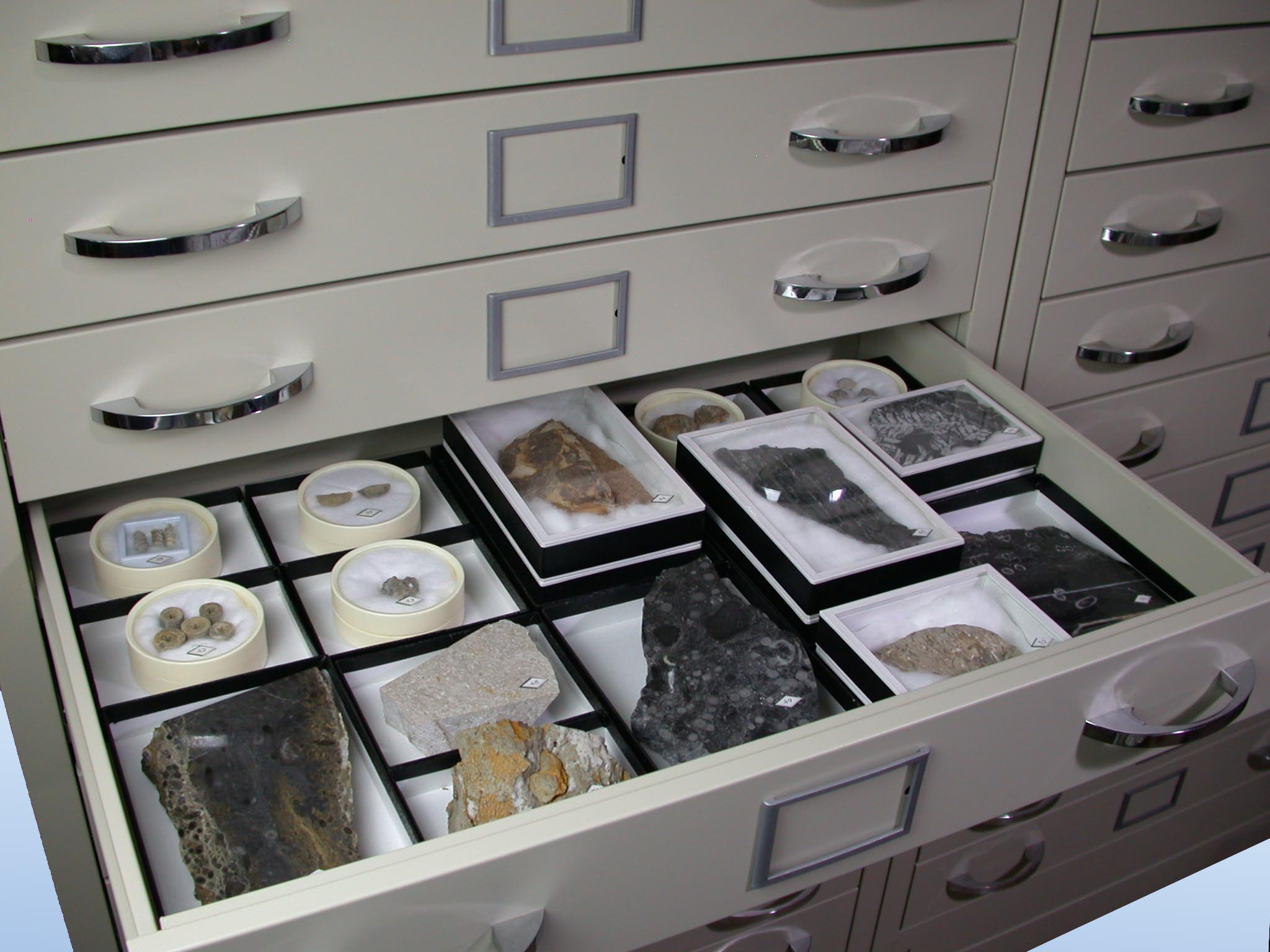 株式会社ニチカ 地質科学の専門商社