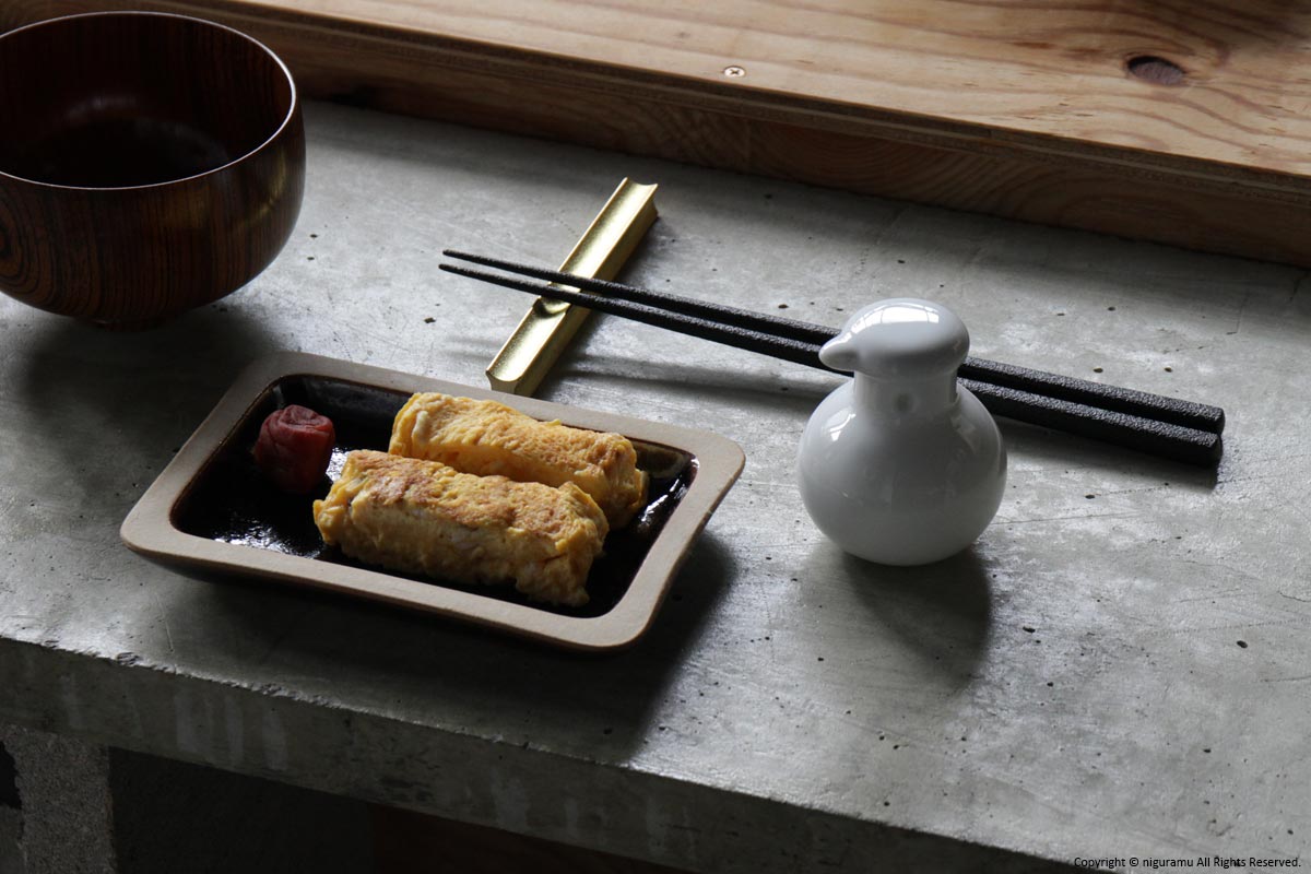 小鳥醤油差し / 白磁 | tounou collection | niguramu