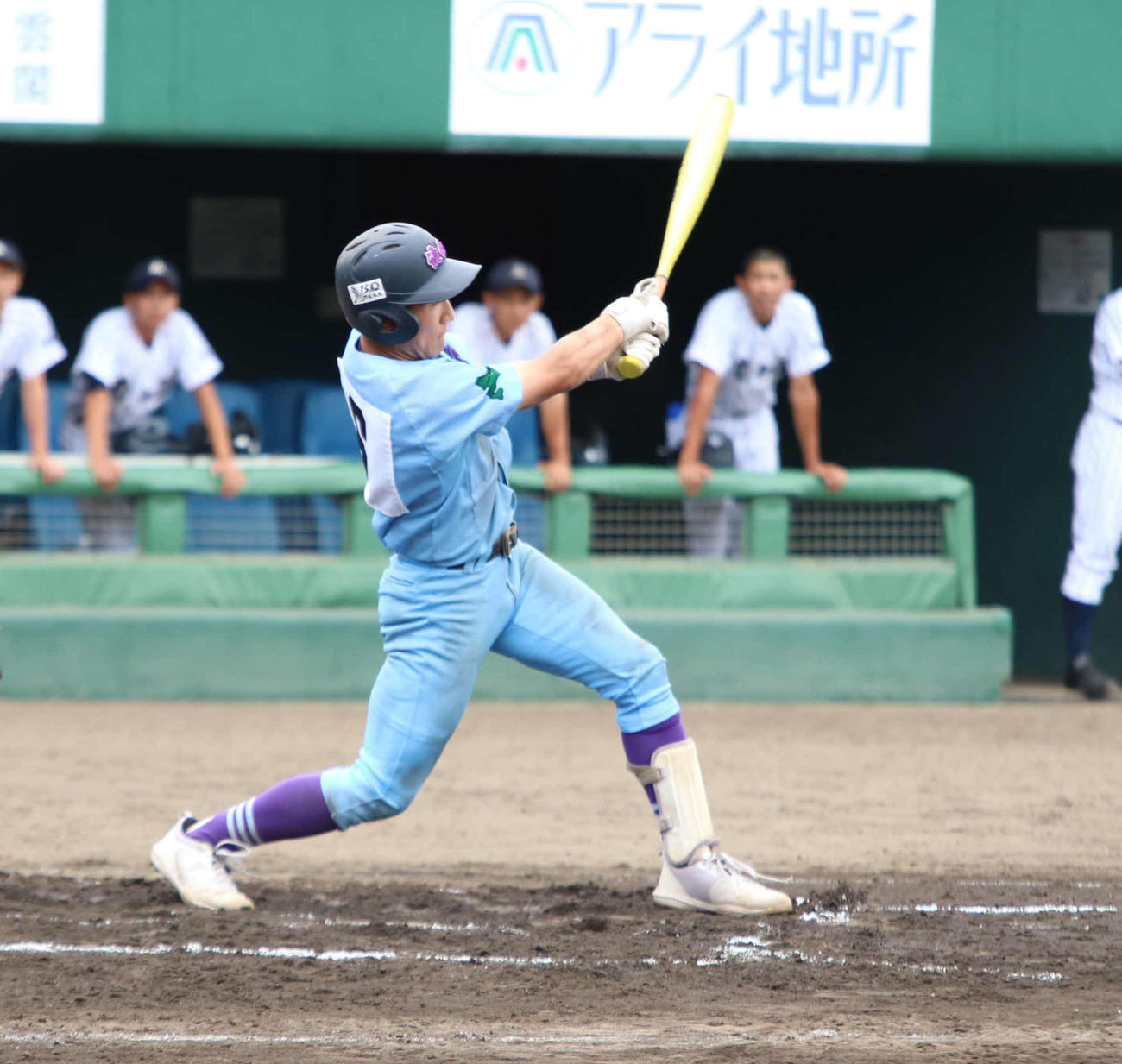 滝川西・岩崎主将が延長14回V打 打った直後全身つるも魂の走塁／北