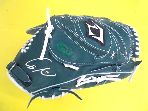 ダルビッシュ日米通算200勝記念し「アシックス原宿フラッグシップ」で