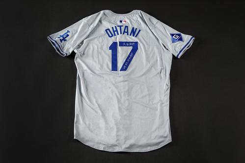 大谷翔平サイン入り実使用ユニホーム1億円で販売へ 23日から大丸東京