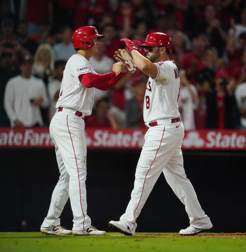 大谷翔平、史上初2年連続「2桁勝利＆2桁本塁打」偉業達成！6回1