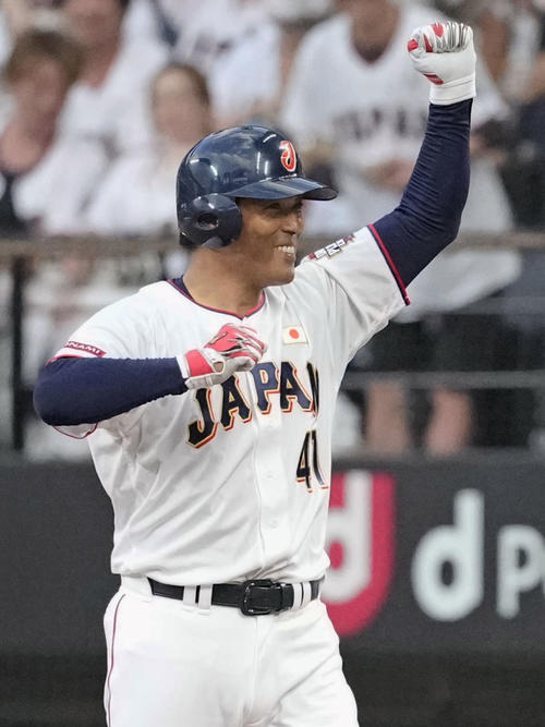 日韓戦】稲葉篤紀4番の役割全う「稲葉ジャンプ」の中タイムリー