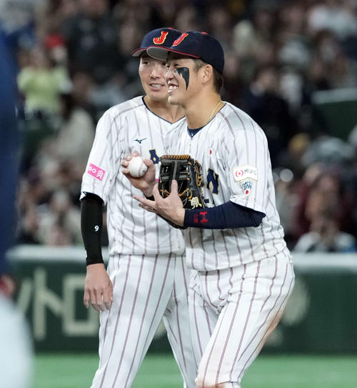 プレミア12】7打点小園海斗のアイブラック形、ルーツは現役