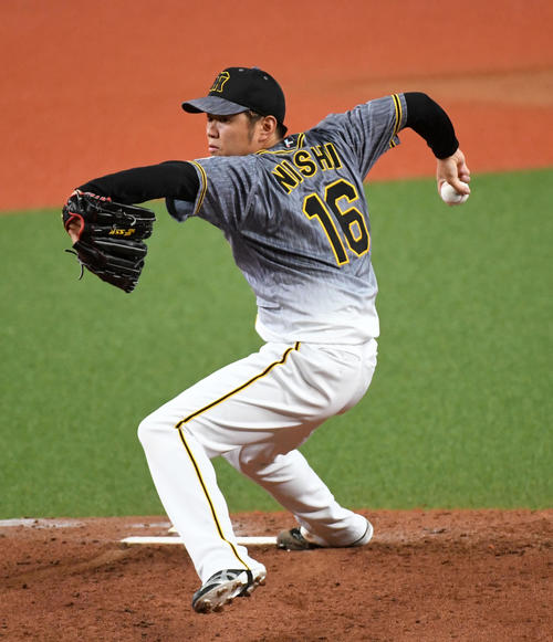 阪神西勇輝の新兵器完成 “世界に1つ”のスパイク - プロ野球写真