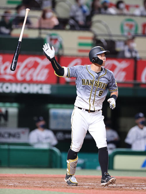 阪神佐藤輝明「聖地」で仰天1試合3発！ 新人では巨人長嶋以来の快挙