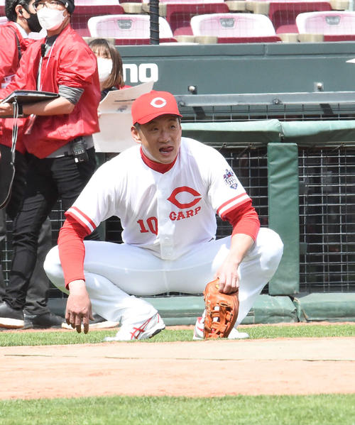 広島OB戦に金本知憲氏「新人のワクワク感を思い出します」20年ぶり