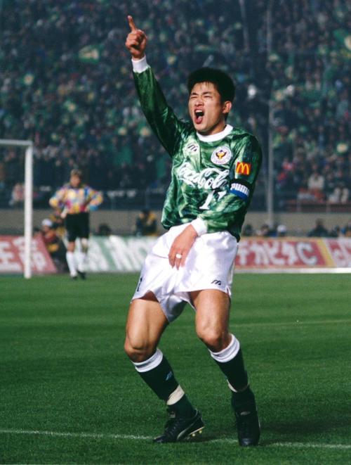 RIZIN】デビュー戦勝利のカズ次男三浦孝太がカズダンスのポーズ