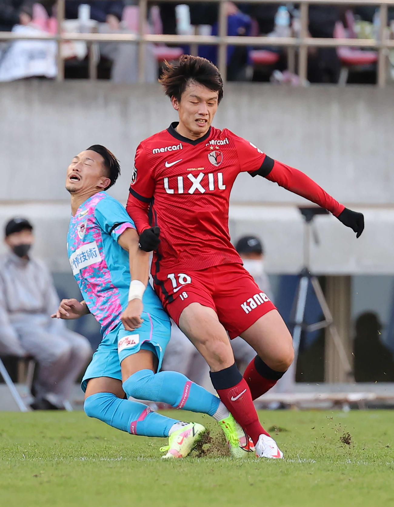 古巣戦鳥栖小泉慶に鹿島手荒いあいさつ 記念撮影も 鹿島サポーターは