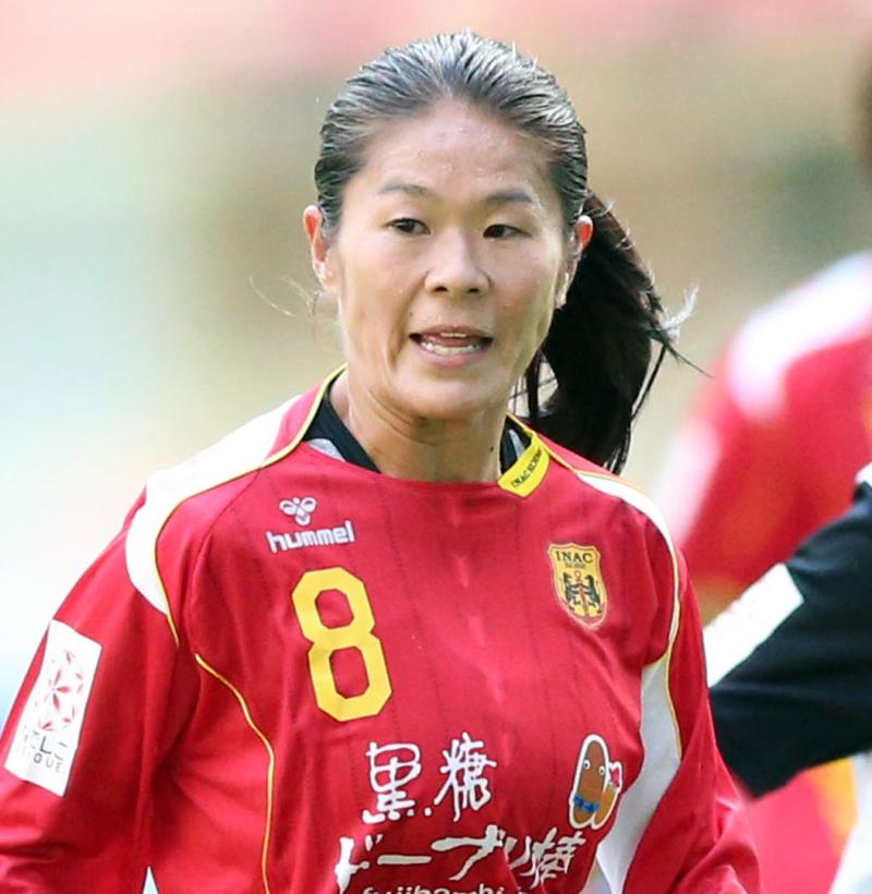 澤穂希の背番「8」永久欠番に INAC神戸が検討 - サッカー : 日刊