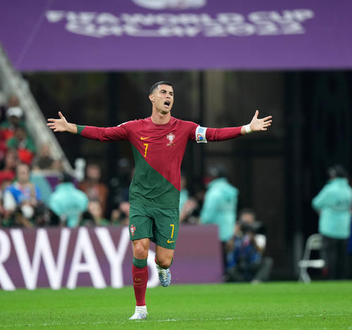 W杯】ポルトガル、スイスに圧勝6ゴール8強 ロナウドに代わり先発