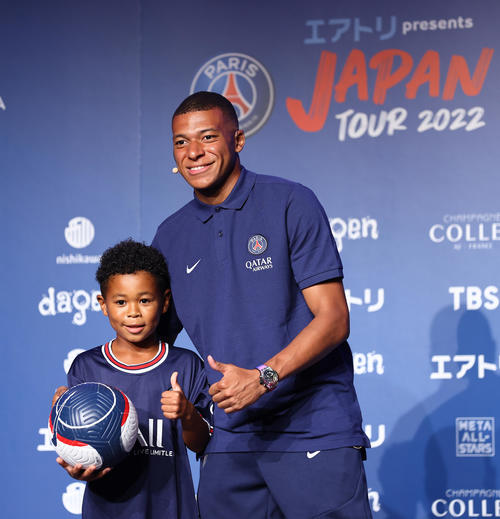メッシ！ネイマール！エムバペ！ カズ歓迎「ようこそ、日本へ」パリSG