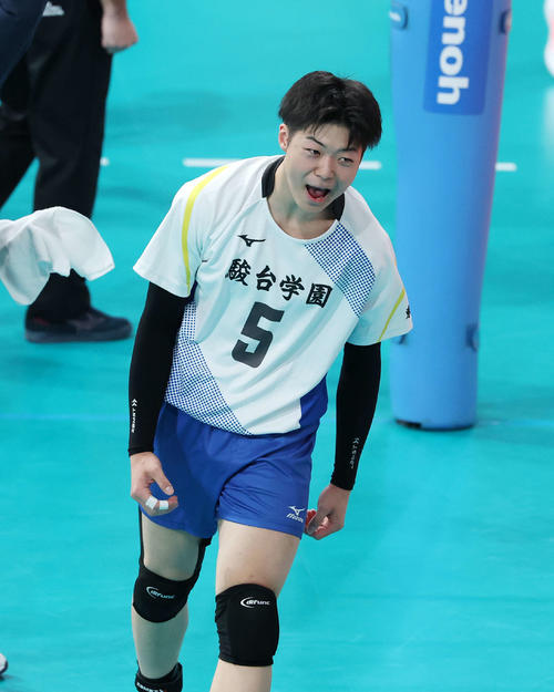 高校バレー】3連覇目指す駿台学園、「高校3冠」王手の鎮西などベスト