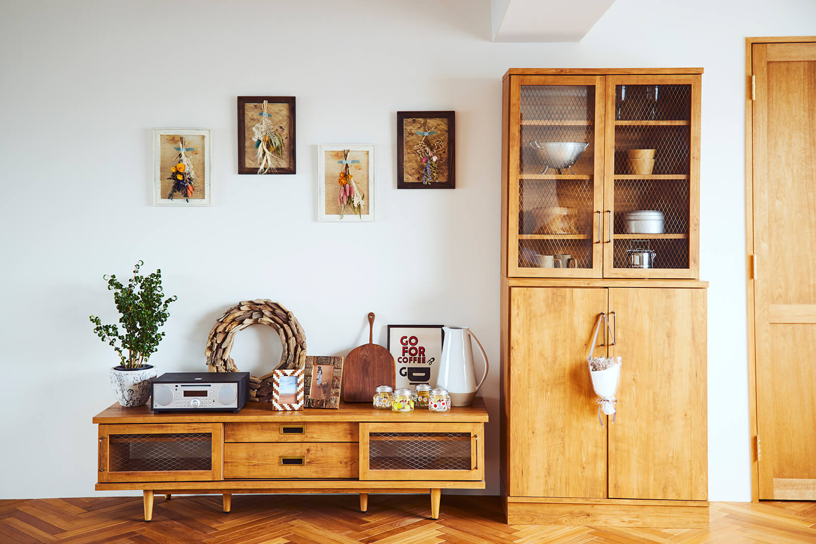 お気に入りの空間に改造！壁で楽しむお手軽ディスプレイ術。 | FEATURE