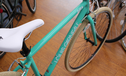 LOUIS GARNEAUのクロスバイクSETTER 8.0が入荷いたしました。