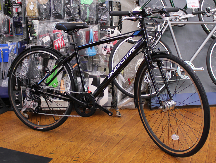 ブリヂストンの通学通勤用クロスバイクTB1のブラックが入荷いたしました。