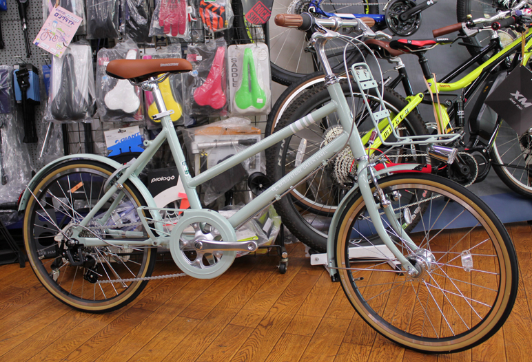 ブリヂストン製のミニベロマークローザM7が入荷いたしました。