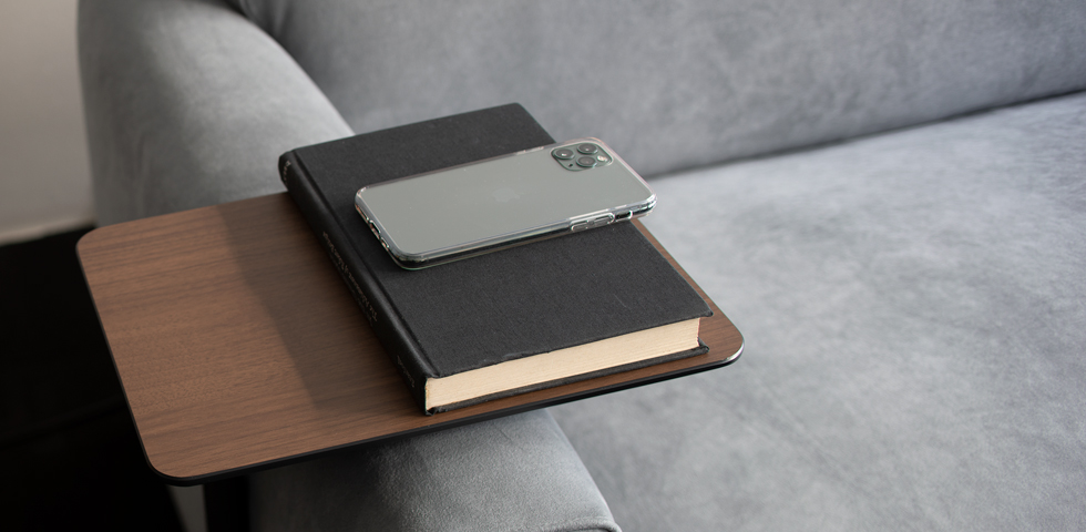 サイドテーブルが標準装備：Eterno Standard Orezzia｜日本を代表する