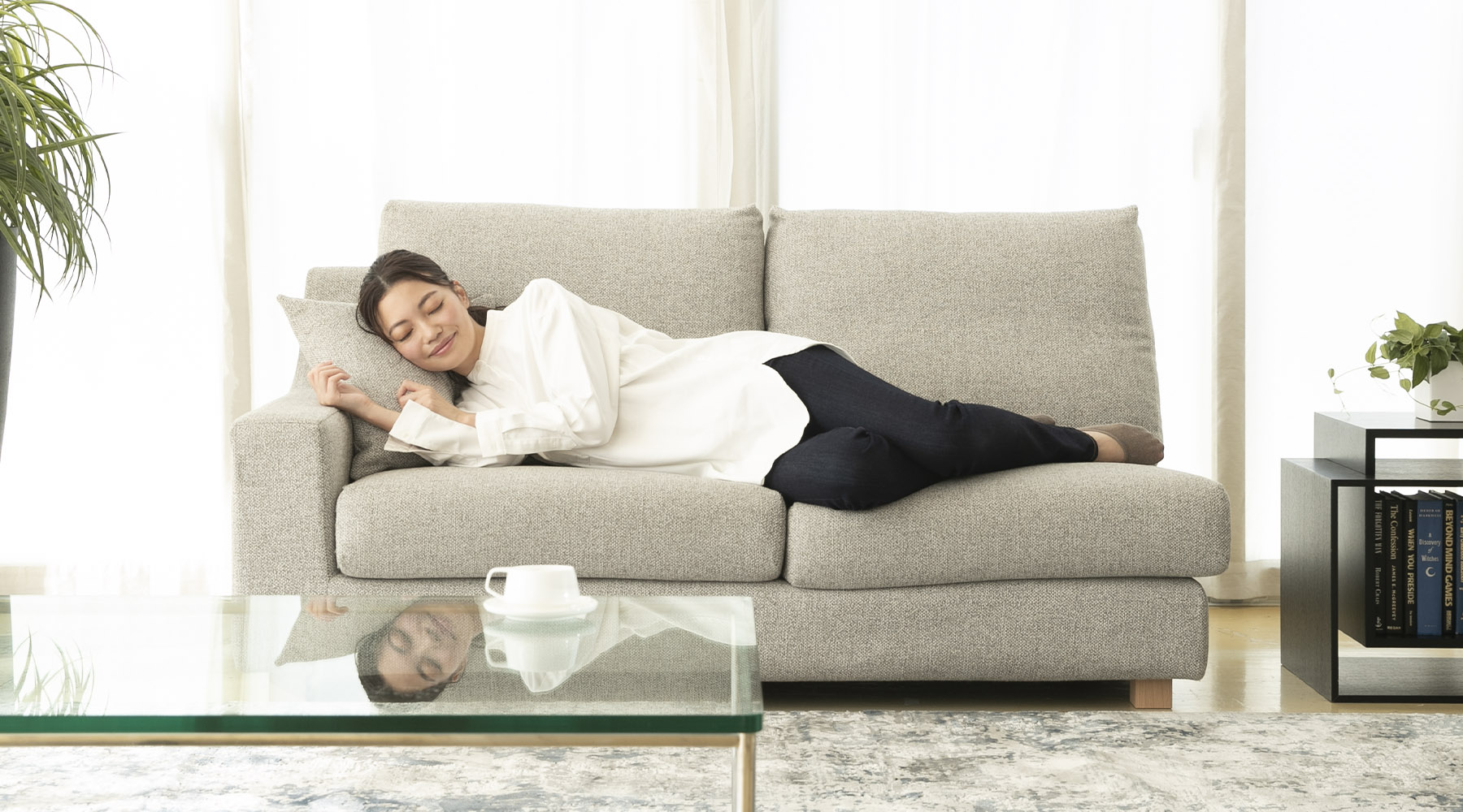 3人掛けソファを探す：横になってくつろぐ｜日本を代表する国産ソファ