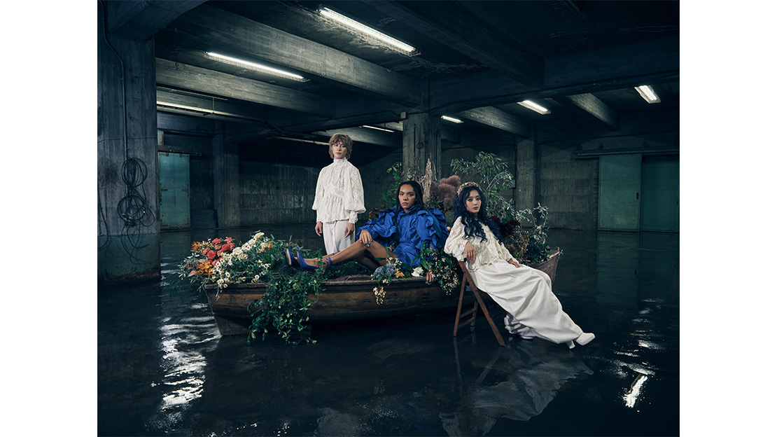 新グッズ販売スタート[女王蜂] | ニュース | Sony Music Artists