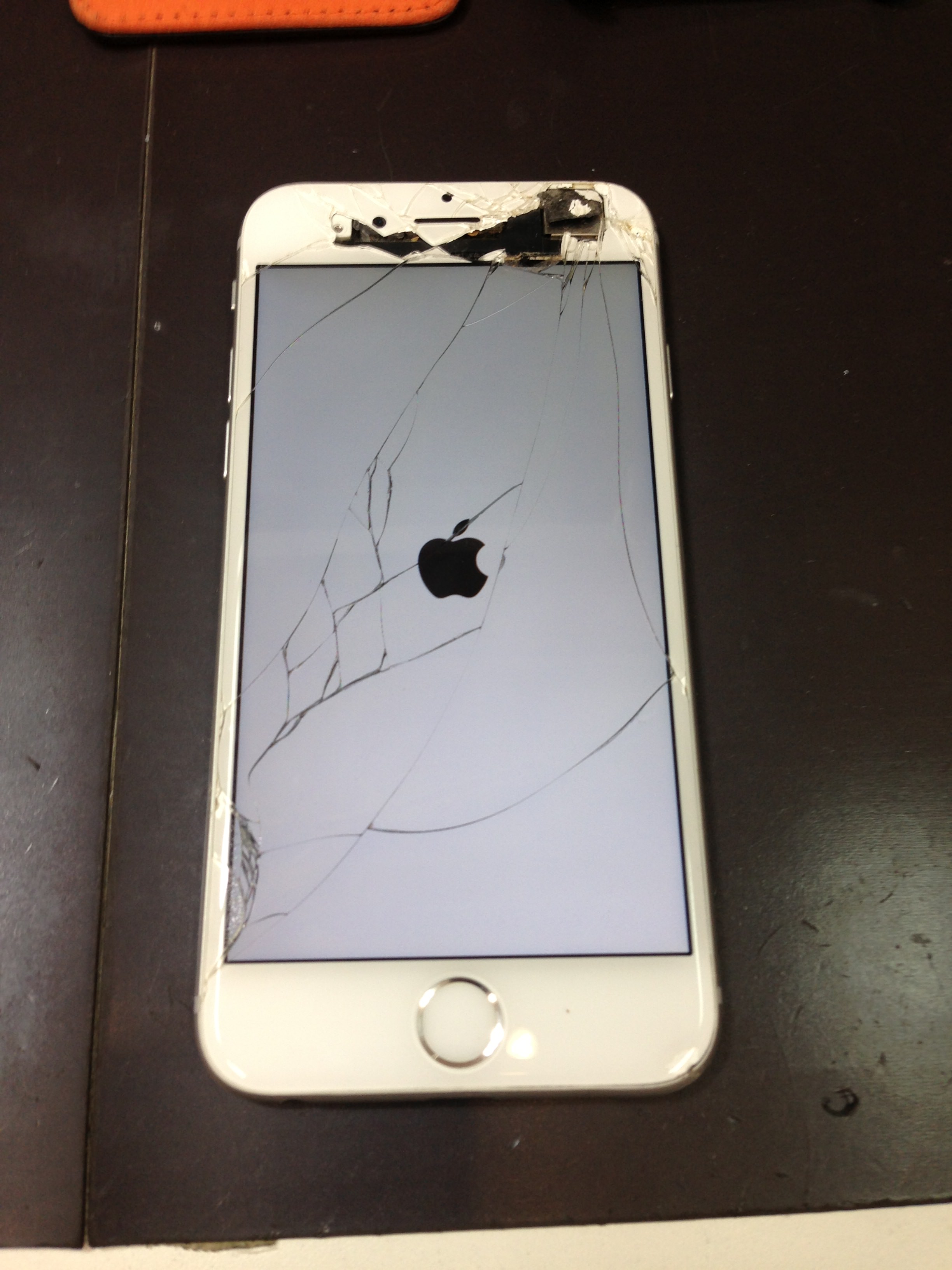 iPhone画面割れについて^^ – 沖縄 iPhone修理 スマイルファクトリー