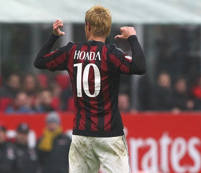 本田圭佑は新シーズンも「ミランの10番」！ 伊メディアはアジア市場で