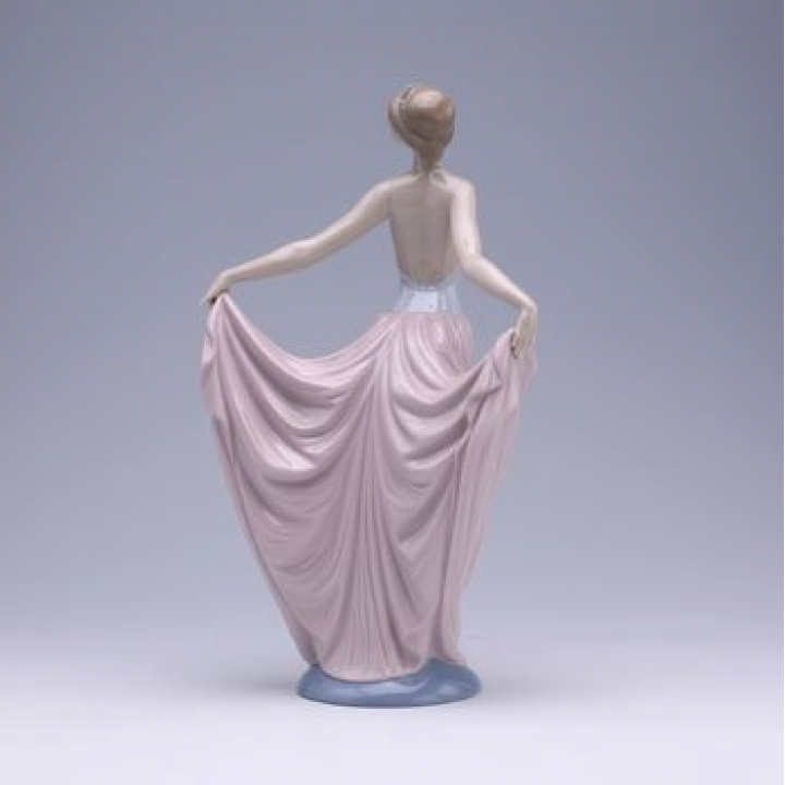 リヤドロ 05050 踊る少女 | 洋食器のSohbiネットショップ【公式】