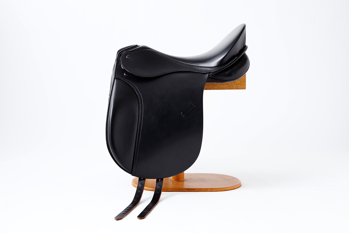 鞍の種類｜乗馬用と競馬用の鞍を作るソメスサドル | ソメスサドル