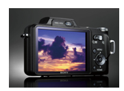 3.0型液晶と光学10倍ズーム搭載“サイバーショット”新Hシリーズ発売