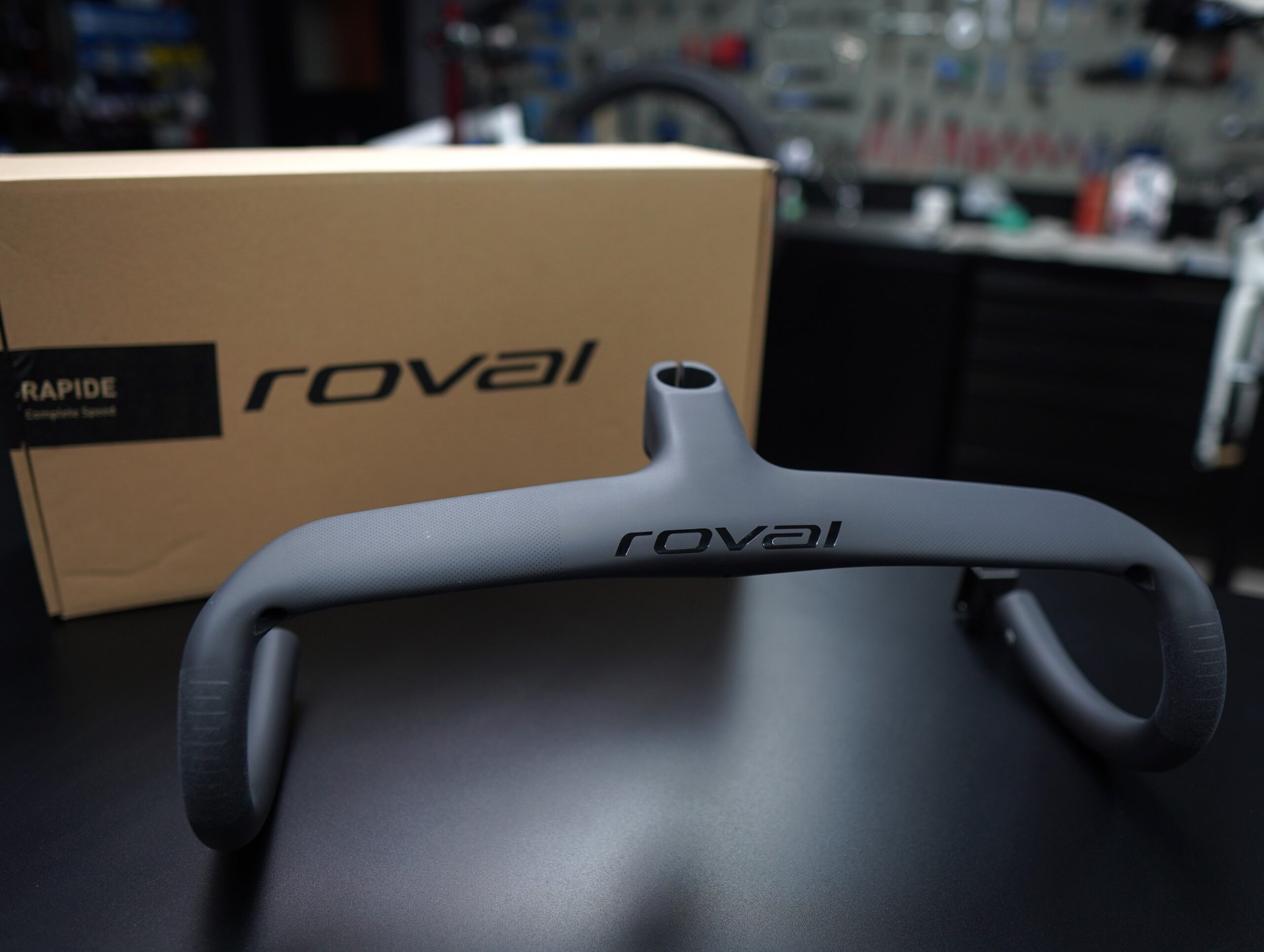 風を切り裂く勝利の形状”「ROVAL RAPIDE COCKPIT」が登場