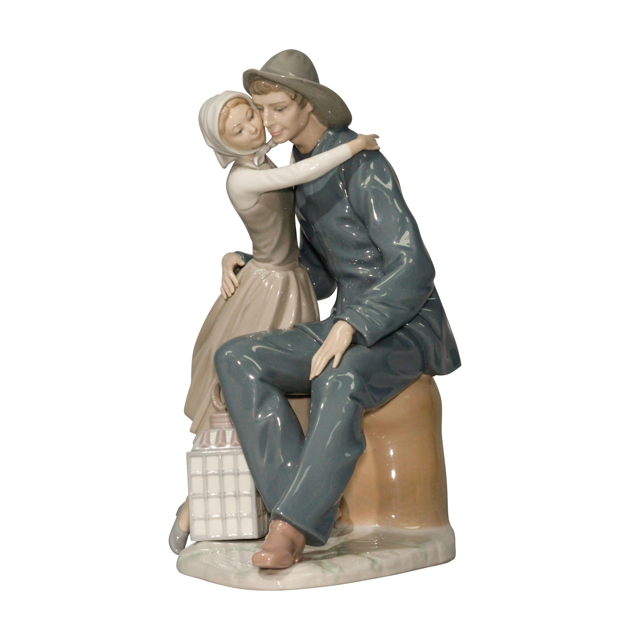 The Kiss 4888 – Lladro Figurine – Seaway China Co.